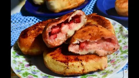 Пирожки с клубникой