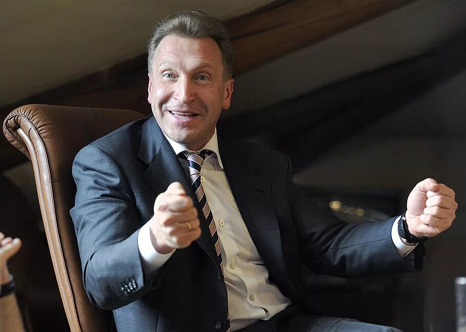 Сергей шишкарев трансконтейнер. Диспетчер мужчина. Программист. Диспетчер мужчина. Парень с гарнитурой.