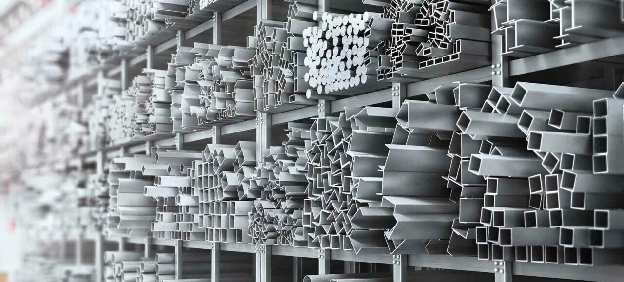 Стружка нержавейки. Прокат металла. Метал оцинкованный ленточный 200 0. Годный металл. Металл в строительстве.