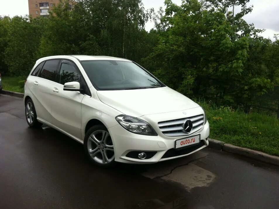 Б 180 машина. Мерседес б 180. Mercedes-Benz b-класс 1.6 AMT, 2014,. М246 Мерседес. Мерседес б класс 180 белая.