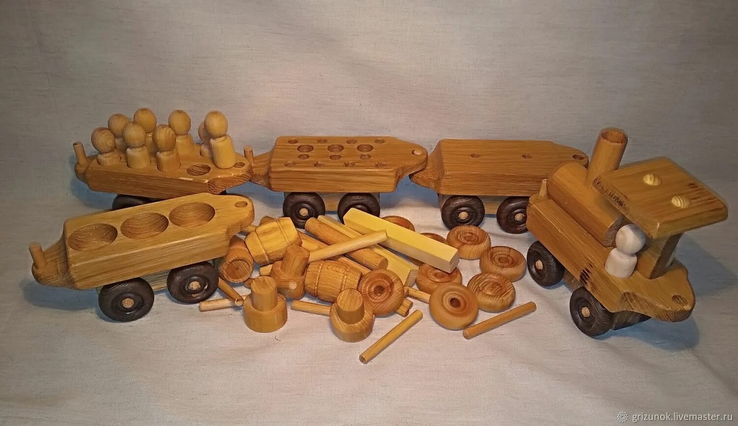 Rolling toy. Деревянные машинки большие. Деревянные игрушки техника. Игрушечные большие машины деревянные. Каталка мастерская деревянная.