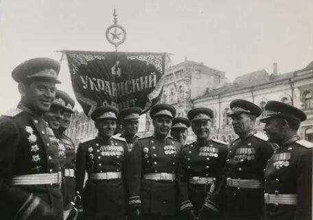 Кто командовал войсками на параде победы 1945