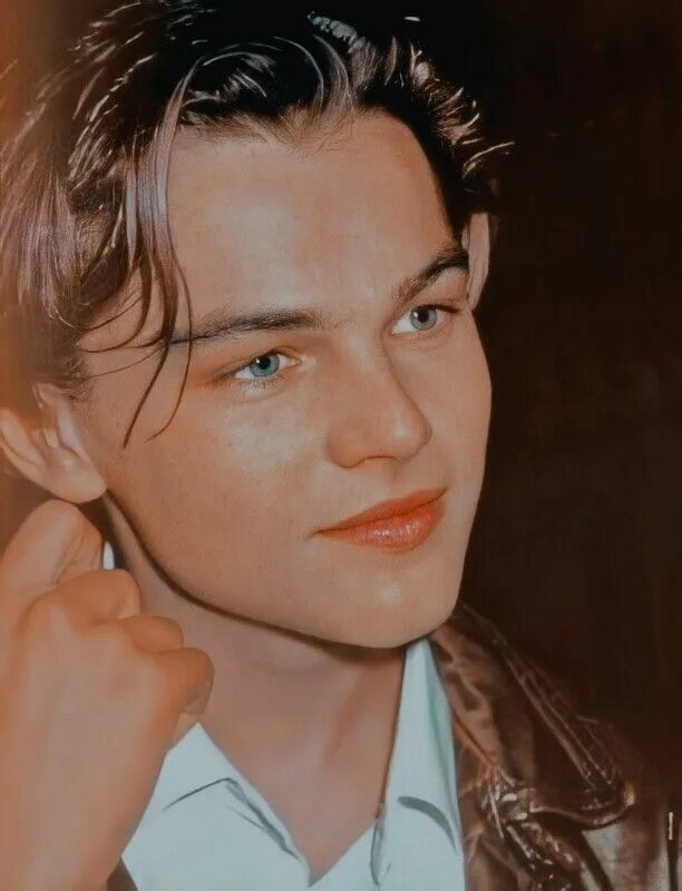 Young leonardo dicaprio. Леонардо Дикарприо молодой. Леонардо ДИКАПРИО В молодости. Молодой Леонардо ди Каприо молодой. Лео ди Каприо в молодости.