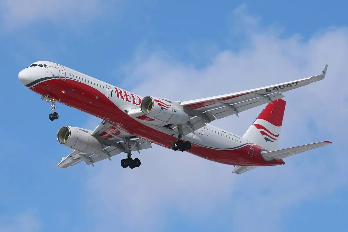 Ту 204 2024. Red wings tupolev tu 204. ту-204 ред вингс. боинг 737 ред вингс. red wings tupolev 204.