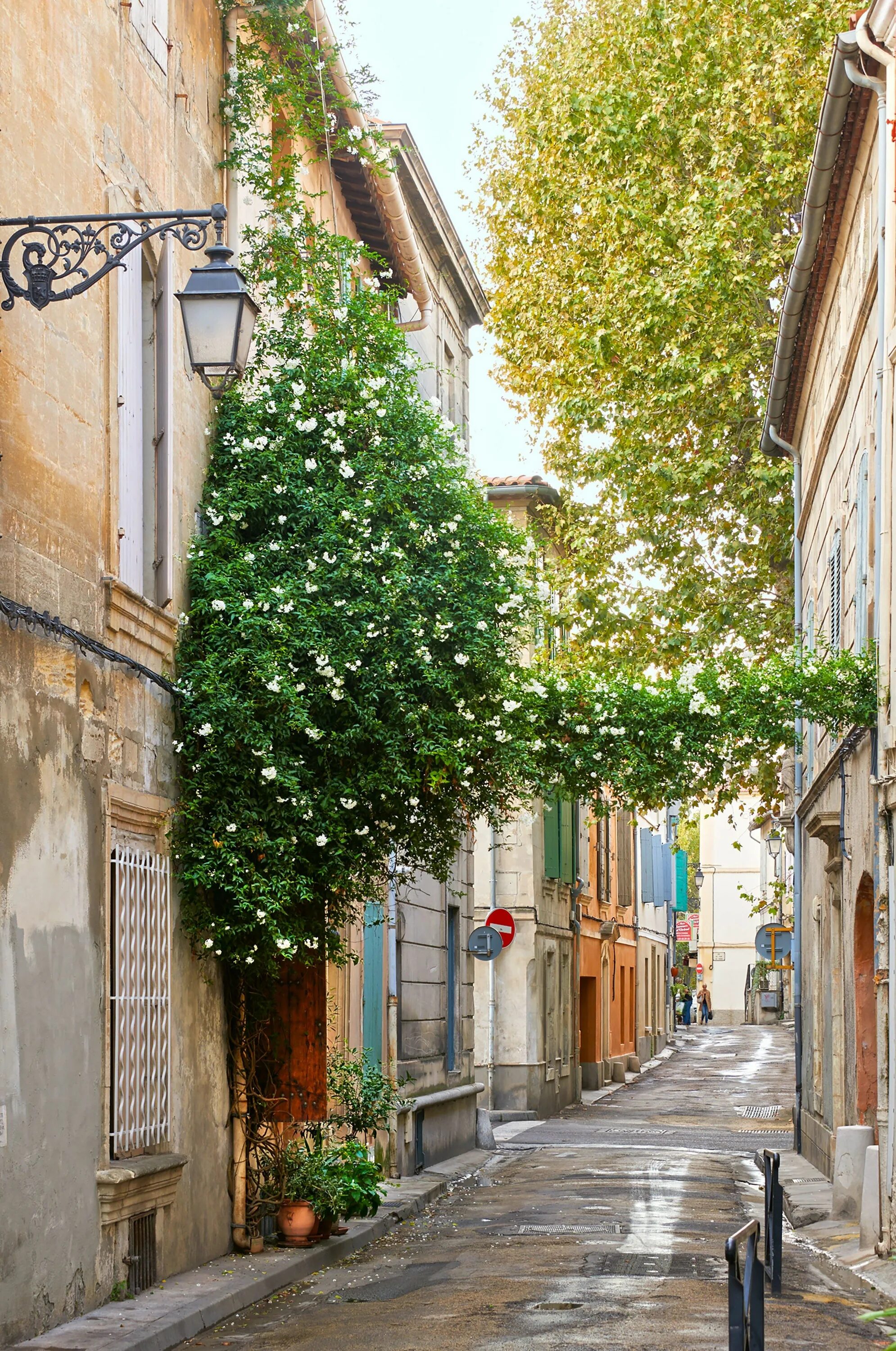 French cities. Юг Франции Прованс Арль. Франция Прованс Эстетика улочки. Грасс город во Франции улочки. Улочки Блуа Франция.