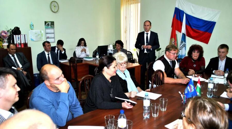 Калужская область глава поселения. Заместитель губернатора калужской люламьи. Калужская область глава поселения. Глава поселка ферзиково. Калужская область глава поселения.