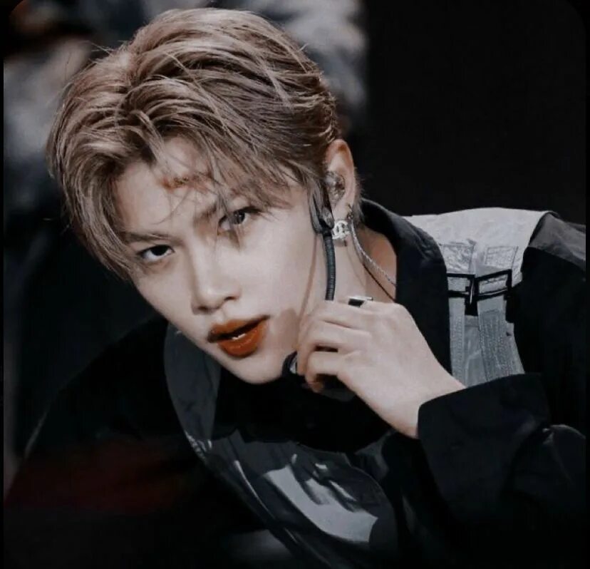 Сколько лет феликсу из stray kids 2025. Феликс stray kids 2025. феликс stray kids 2025. ли феликс stray kids 2025. феликс stray kids эстетика.
