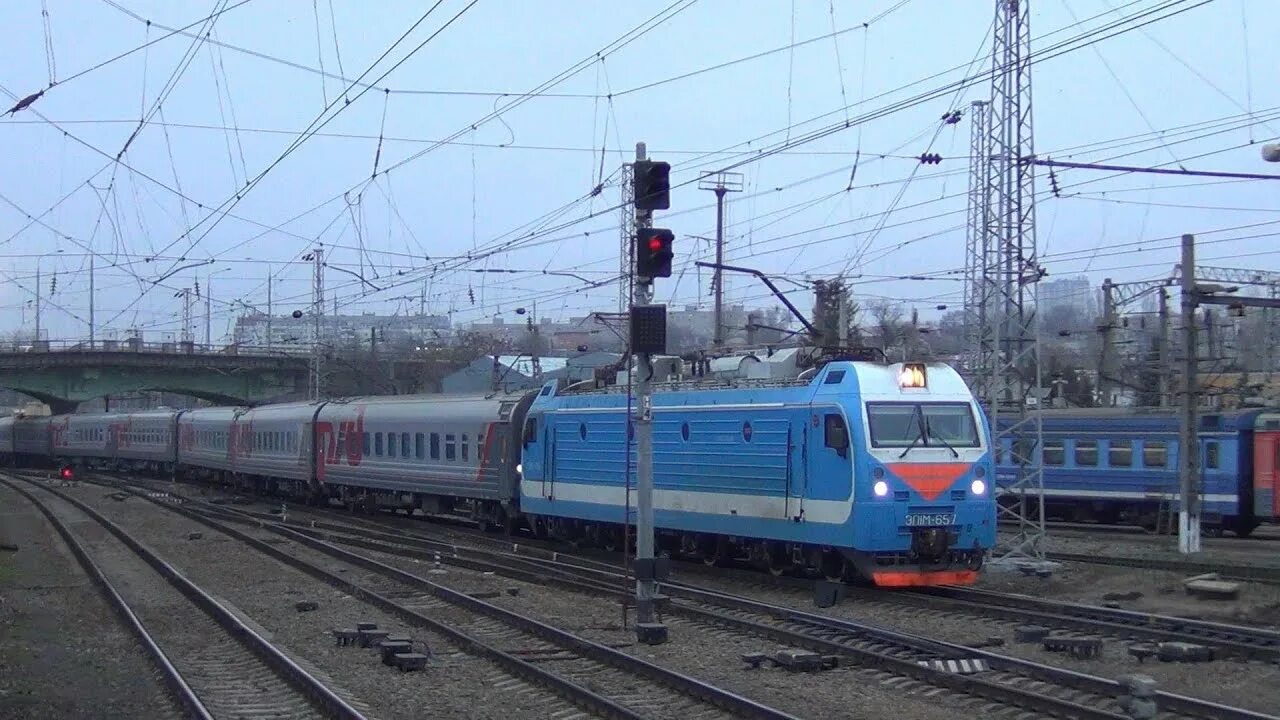 Поезд ласточка кисловодск краснодар. Аэропорт лермонтова минеральные воды боинг 747-400. Электричка ласточка кисловодск. Эп20 электровоз. Минеральные воды — краснодар-1.