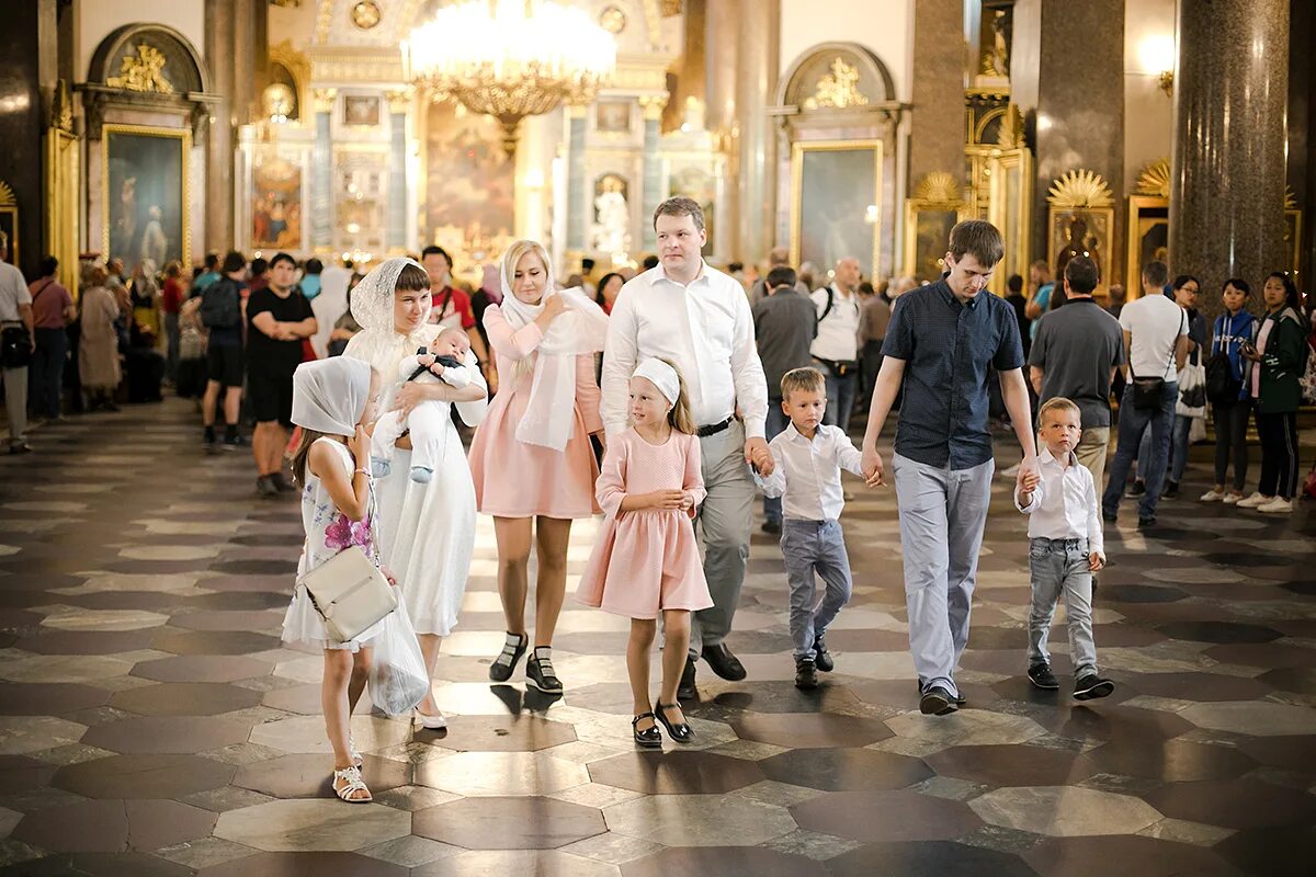 Крещение в казанском соборе спб. Казанский собор святая вода. Крещение младенца в казанском соборе спб. Православие. Казанский собор крещение ребенка.