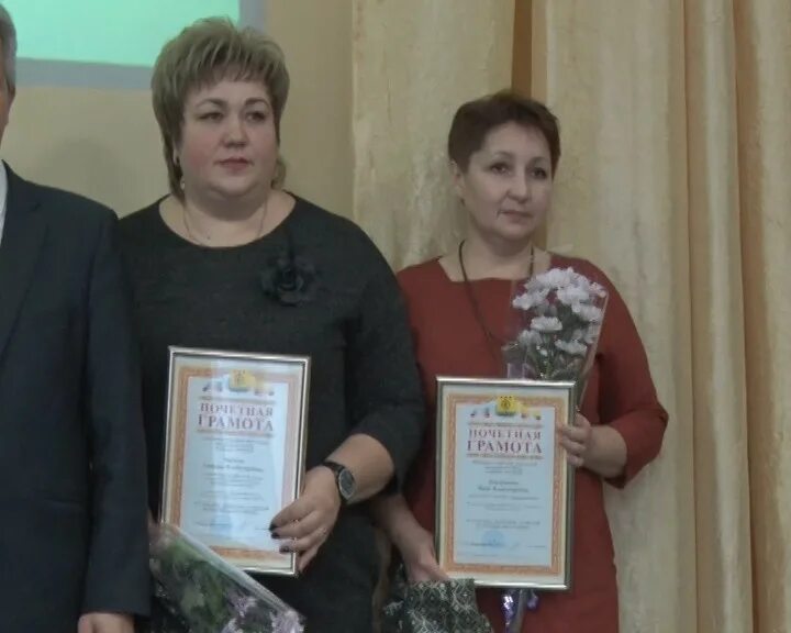 Новости шумерля. Магазин спектр в шумерле. Шумерля. Кафе премьер шумерля. Персонал администрации шумерля.