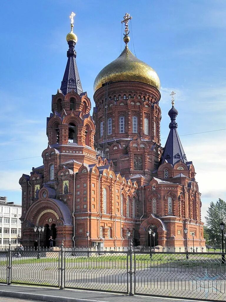 Храм на гутуевском острове санкт-петербург. Храм богоявления на гутуевском острове. Храм богоявления на гутуевском острове в спб. Богоявленская церковь санкт-петербург на гутуевском острове. Церковь на гутуевском острове в спб.