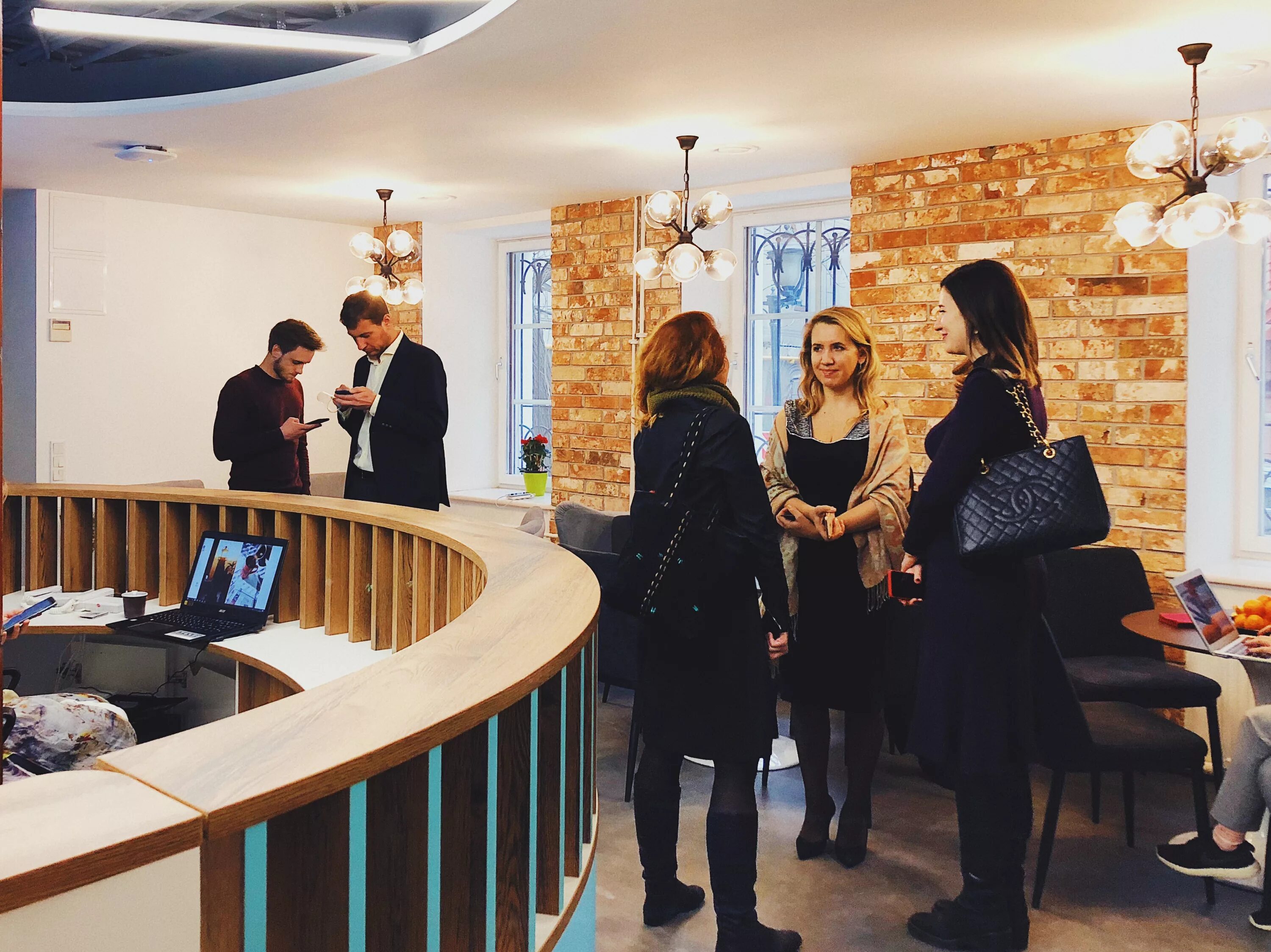 подружки леонтьевский. гимназия 1520 имени капцовых. леонтьевский переулок дом 14 знамение жители. леонтьевский 21/1 с1. леонтьевский 21/1 стр 1.