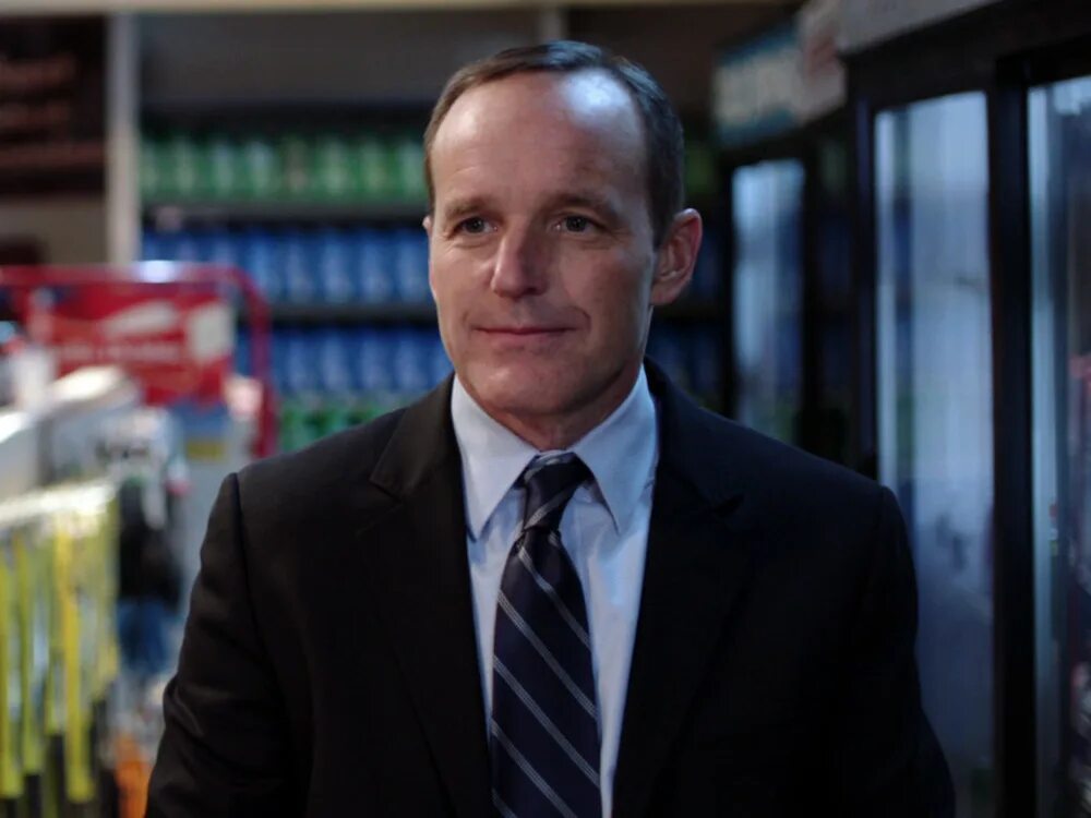 Короткометражки марвел забавный случай. Молот тора постер. Забавный случай марвел. Забавный случай по дороге к молоту тора 2011 короткометражка. Забавный случай на пути к молоту тора.