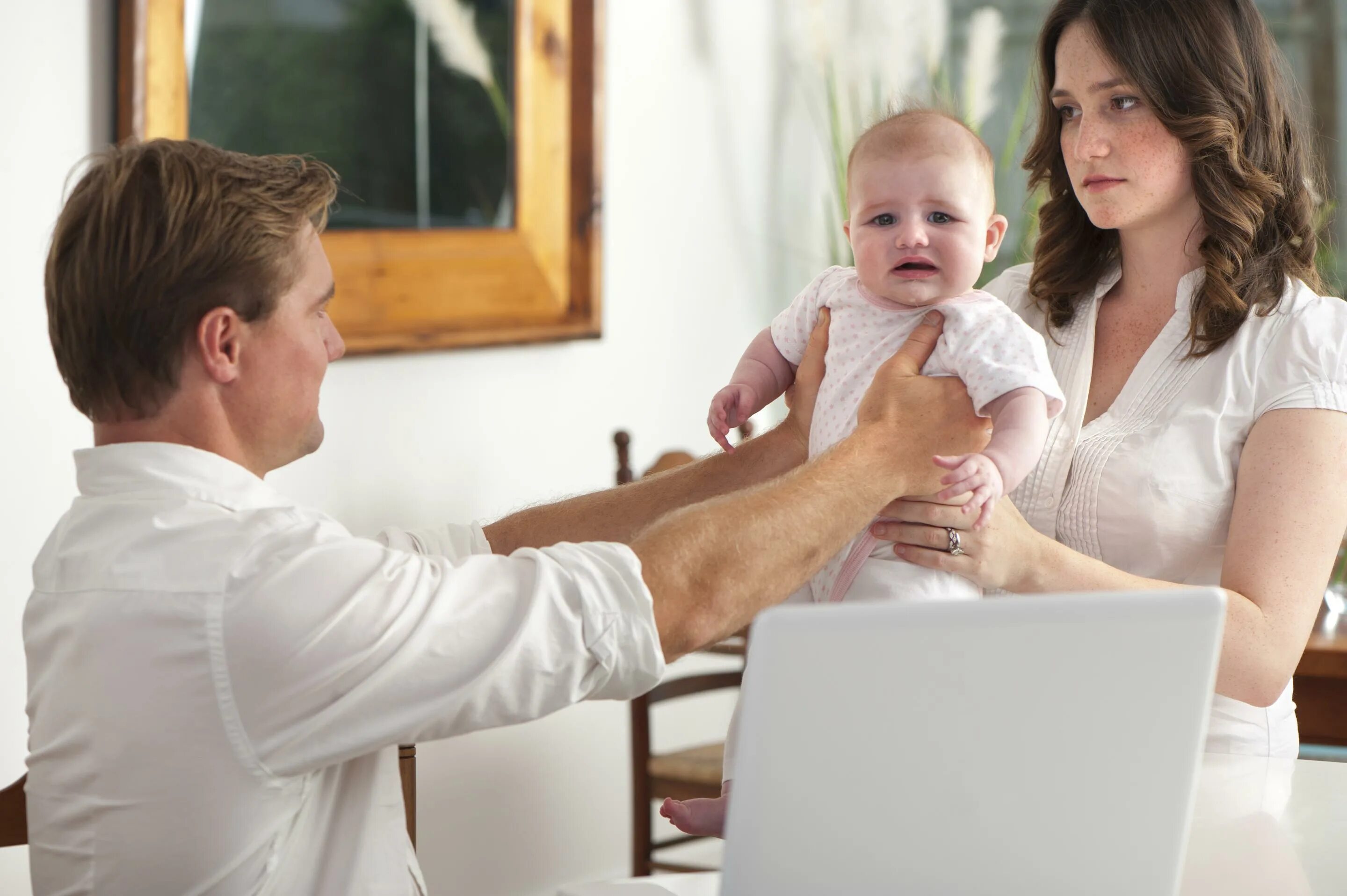 хочу папу детскую. мужчина с младенцем. хочу папу детскую. хочу папу детскую. ты будешь самым лучшим папой.