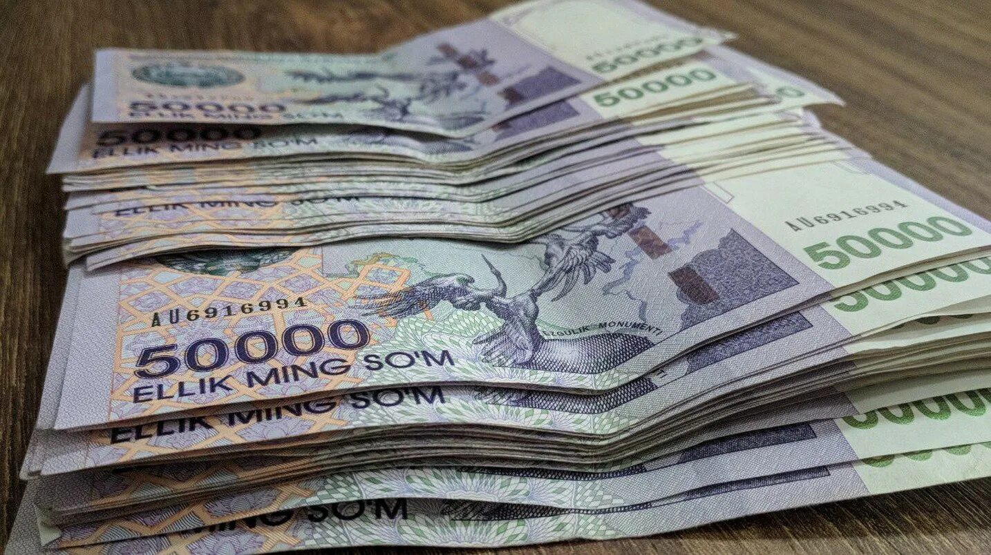 Деньги сум. Узбекские деньги. Пачка денег сум. 1000000 Сум.