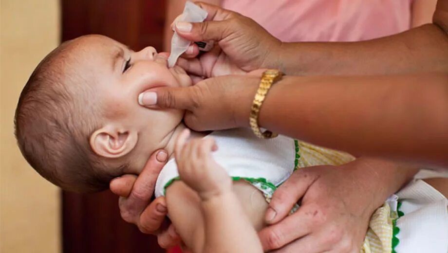 Вакцина от ротовирусных инфекций. Ротавирус у детей. Ротавирусная инфекция вакцинация детей. Вакцинация детей грудного возраста.