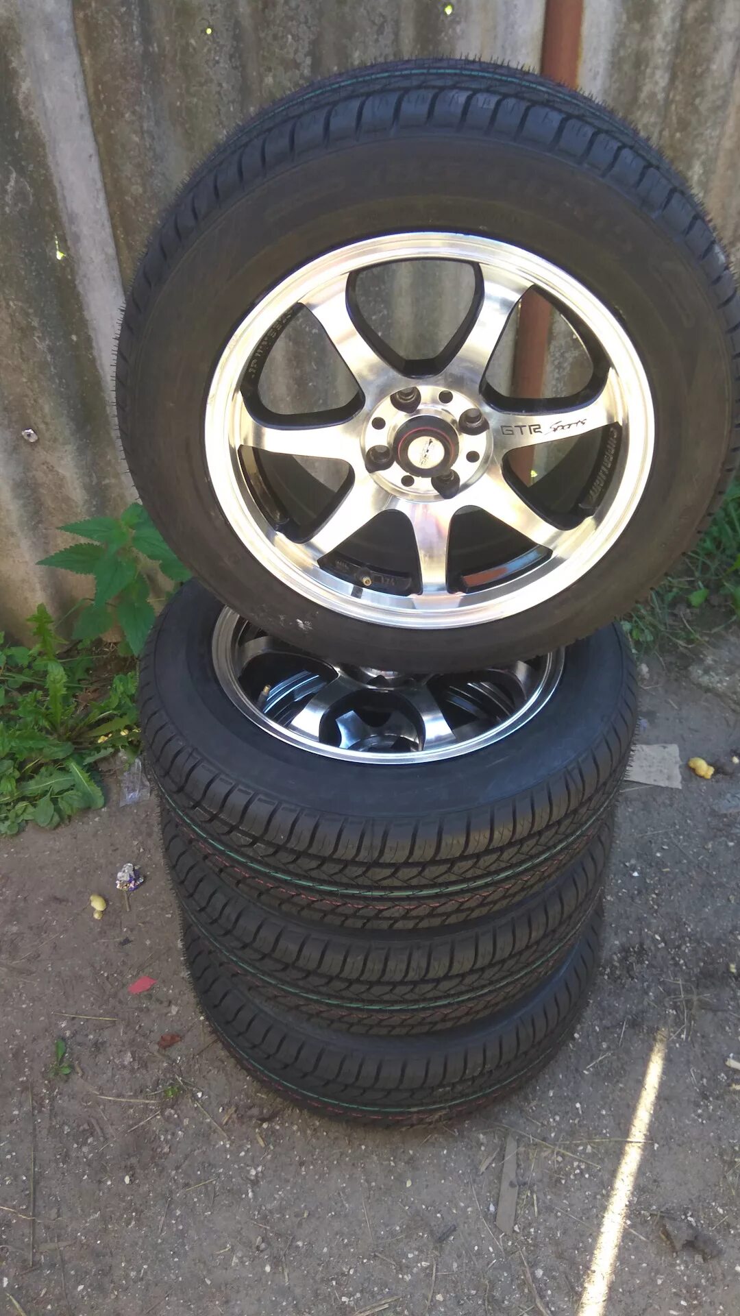 185/60 r15 на гранту. Резина 185 60r15. Что такое 106т на шинах. Bridgestone ws80. Резина форд фокус 195 50.
