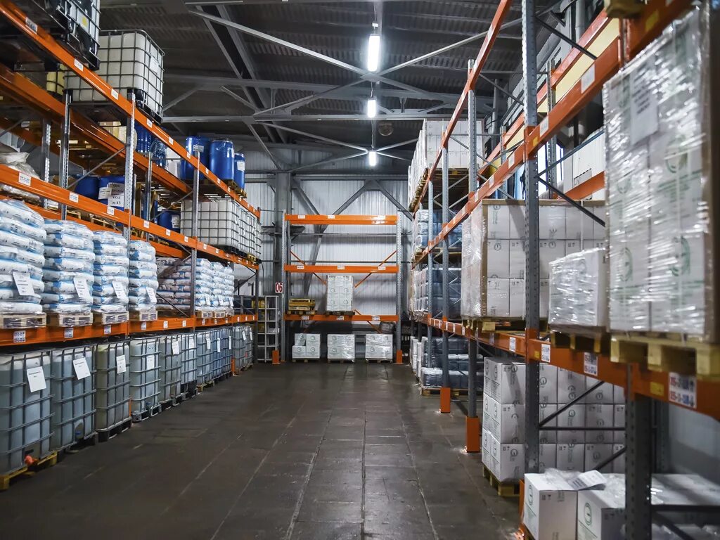 Склад готовой продукции промышленного предприятия