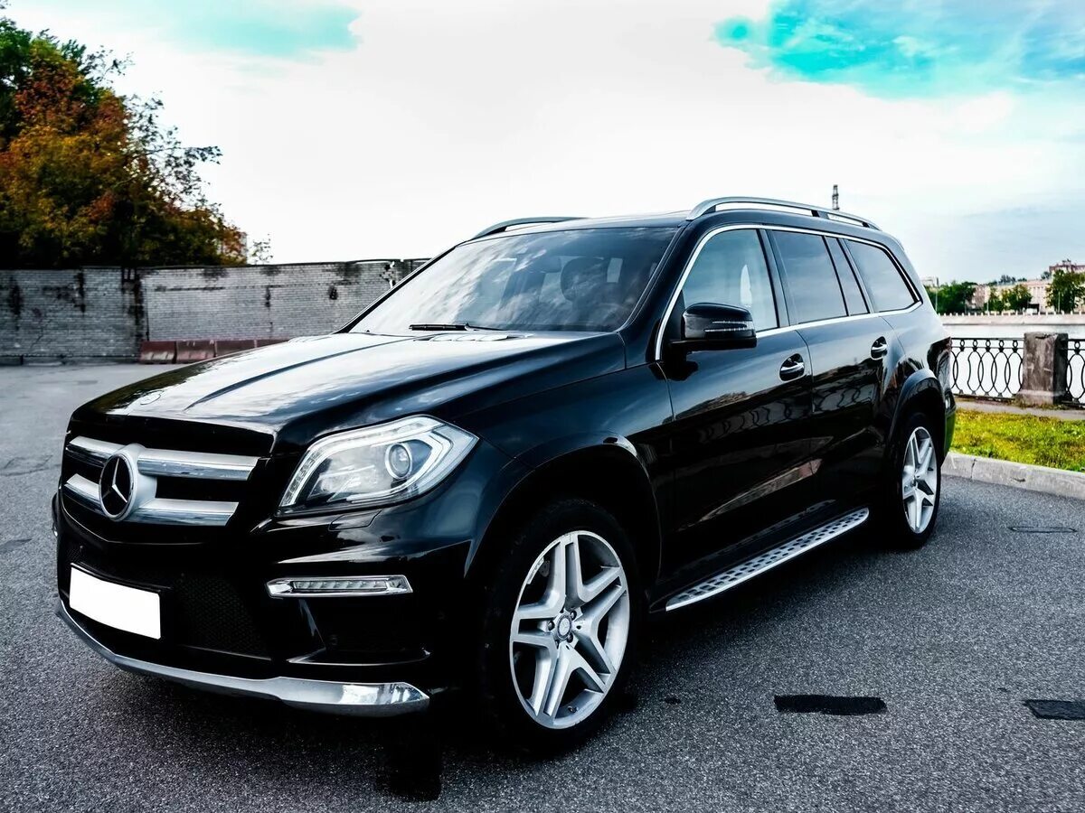 Mercedes gl 7. Mercedes-Benz gl-class (x166). Mercedes Benz gl 500. Мерседес gl 350 7 местный. Мерседес gl купить бу