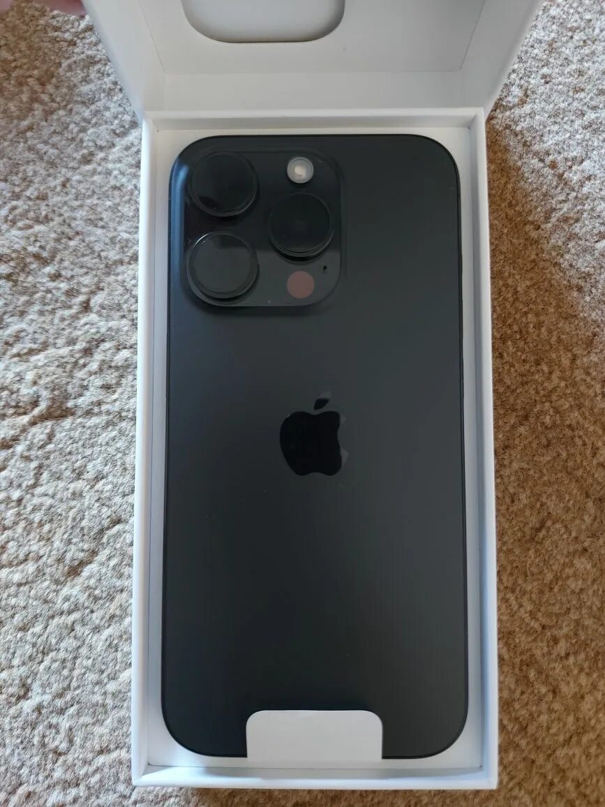 Продается iPhone 15 Pro * в памяти - 256gb; * в безумно красивом цвете - Natural