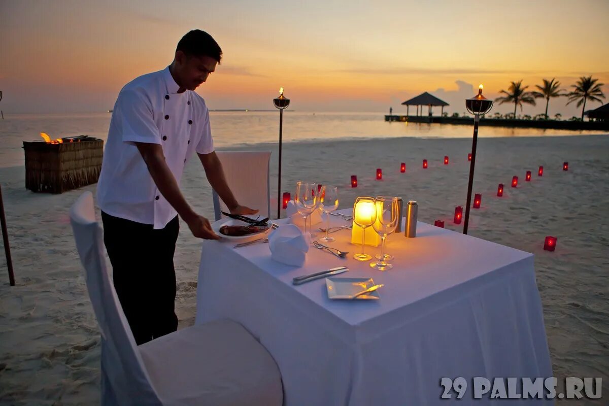 Романтический ужин. Романтический ужин на море. Романтический ужин на берегу океана. Романтический ужин на пляже. Предложение на берегу океана