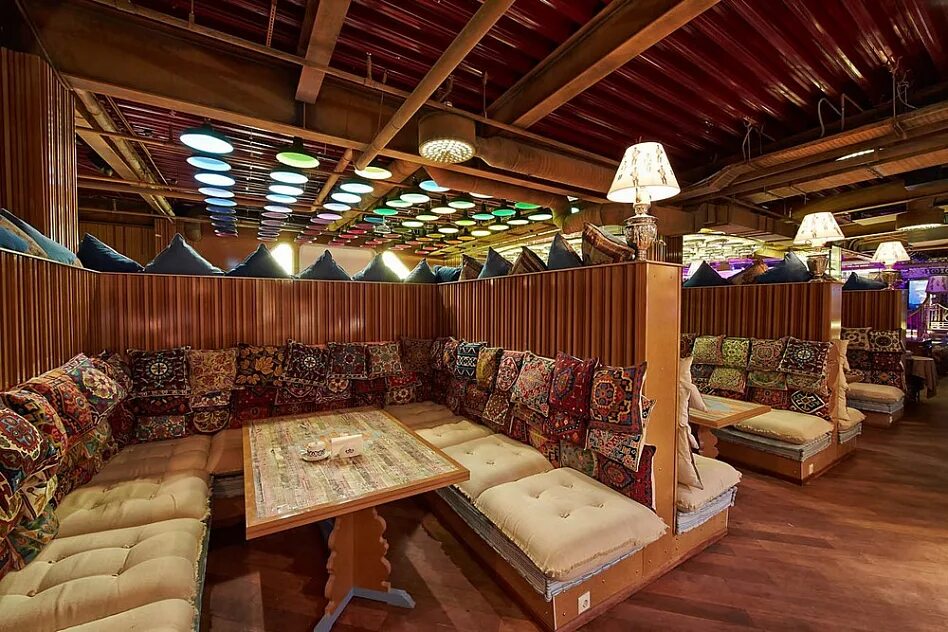 Ресторан васильчуки чайхона санкт-петербург. Чабрец чайхана спб. Чайхона номер 1 спб галерея. Чабрец чайхана спб. Чайхона джонни санкт петербург.