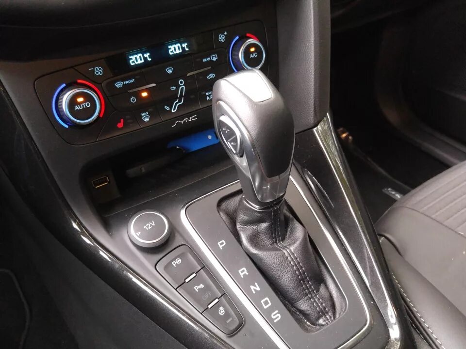 Фокус повер шифт. POWERSHIFT Ford Focus 3. Форд фокус 3 автомат. Power Shift Focus 3 1.6 селектор. Селектор АКПП Форд фокус 3.