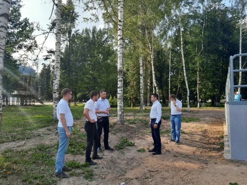 В парке при музее решили разбить. Выездная практика.