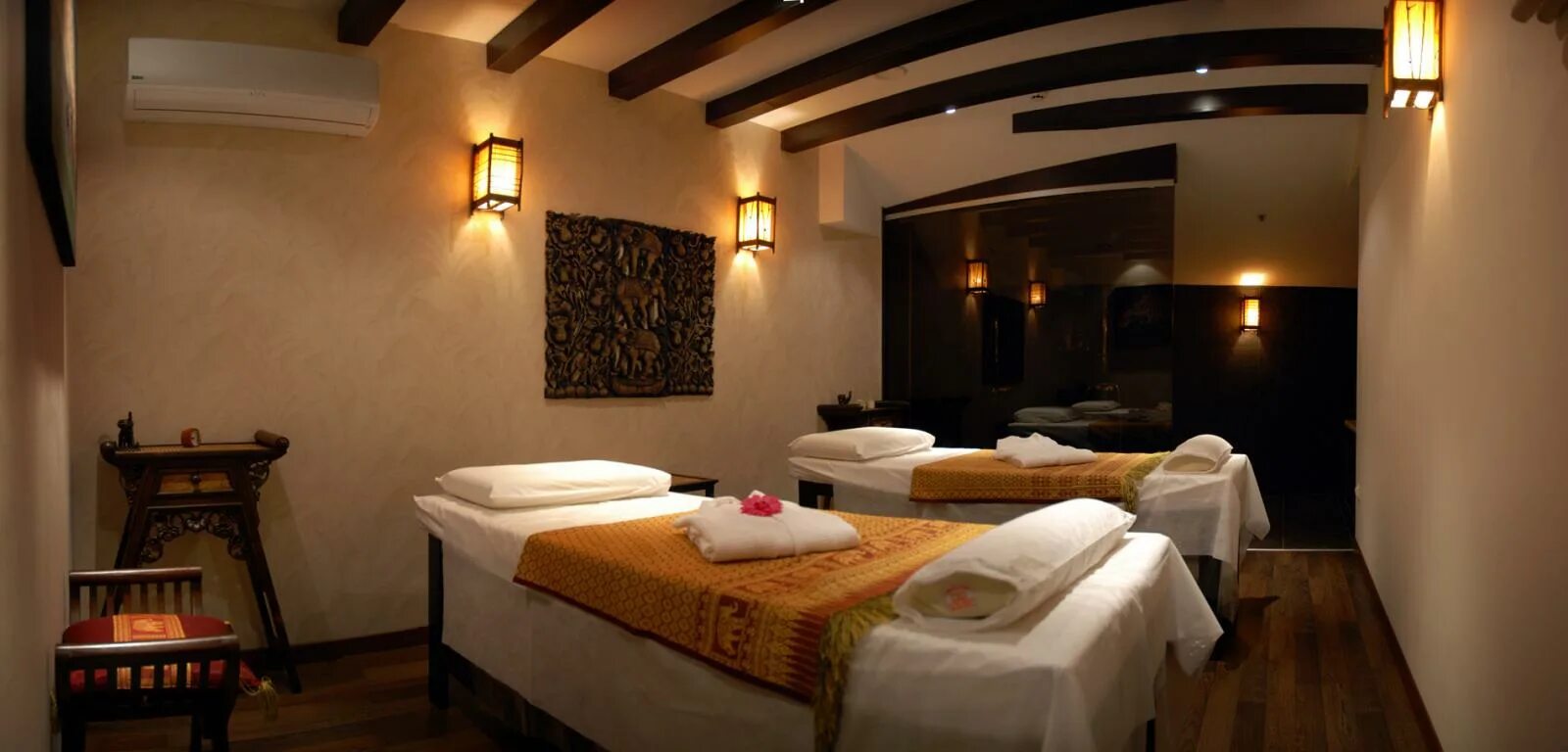 Роял спа спб. Спа royal thai спб. Роял тай новосибирск. Royal thai салон тайского массажа. Royal thai песочная.