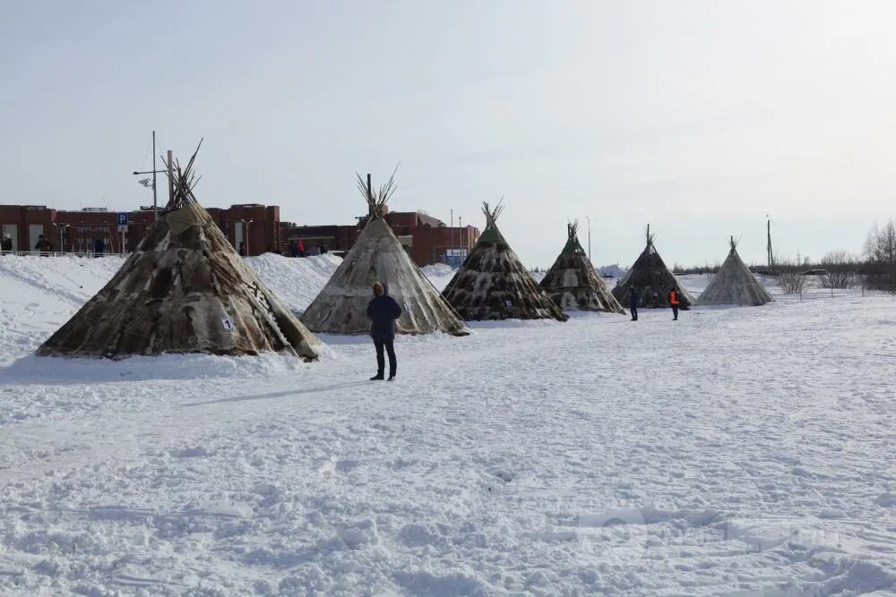 День севера новый уренгой. День народов севера новый Уренгой. Праздник народов севера в новом Уренгое. Праздник народа севера новый Уренгой 2017. Новый Уренгой Юрты.