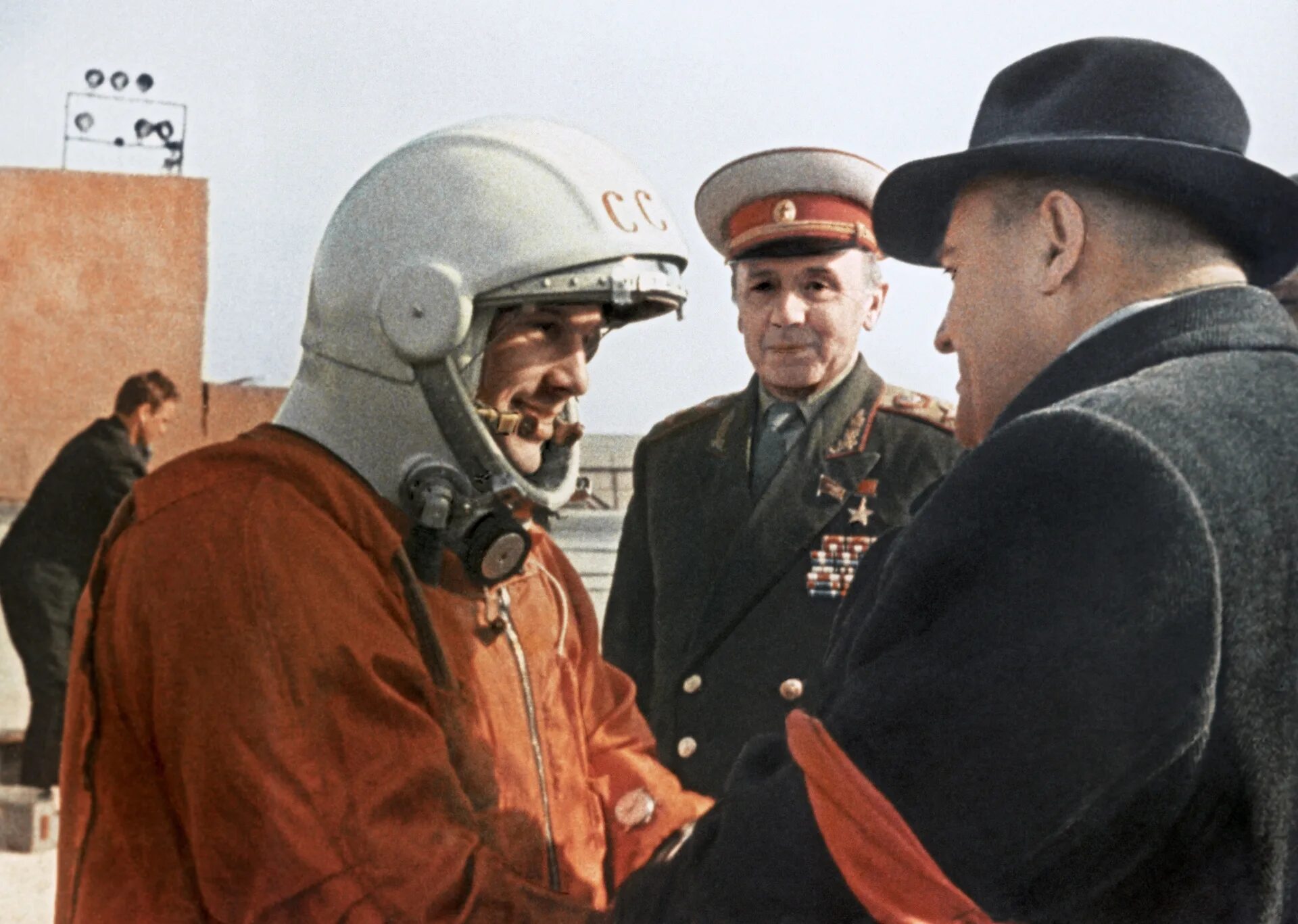 История 12 апреля 1961. Королёв и Гагарин 1961. Байконур перед стартом Гагарина 1961.