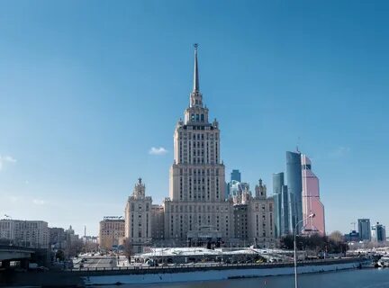 Где высотки в москве