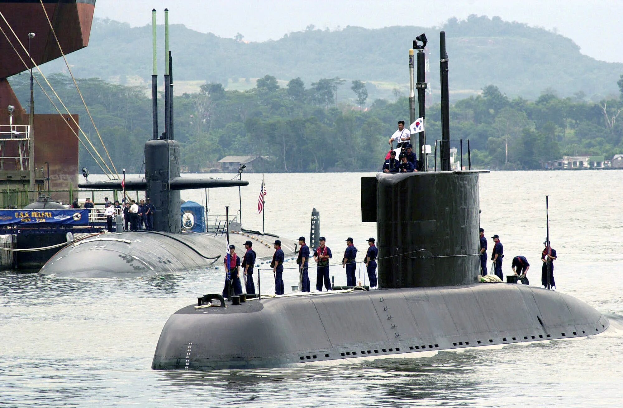 Type 209 Submarine. Подводные лодки Северной Кореи. Подводная лодка ВМФ КНДР. Подводный флот Северной Кореи. Самая маленькая лодка в мире