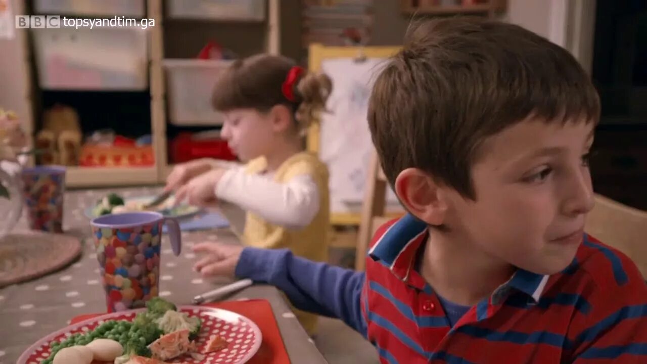 Топси и тим. Лицо топси в реальной жизни. Топси и тим. Видео топси скул бой. Как выглядит топси в реальной жизни.