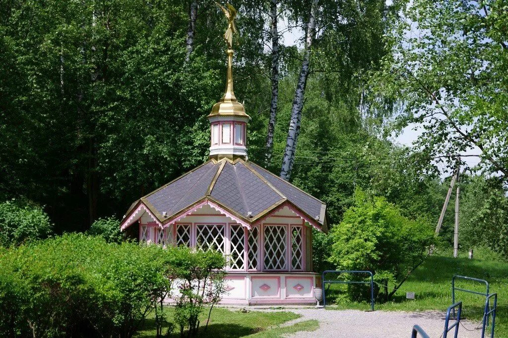 Талеж святой источник. Чехов Родник Талеж. Родник Талеж Чеховский район. Родник село Талеж. Святой источник Давидова пустынь Чеховский район.