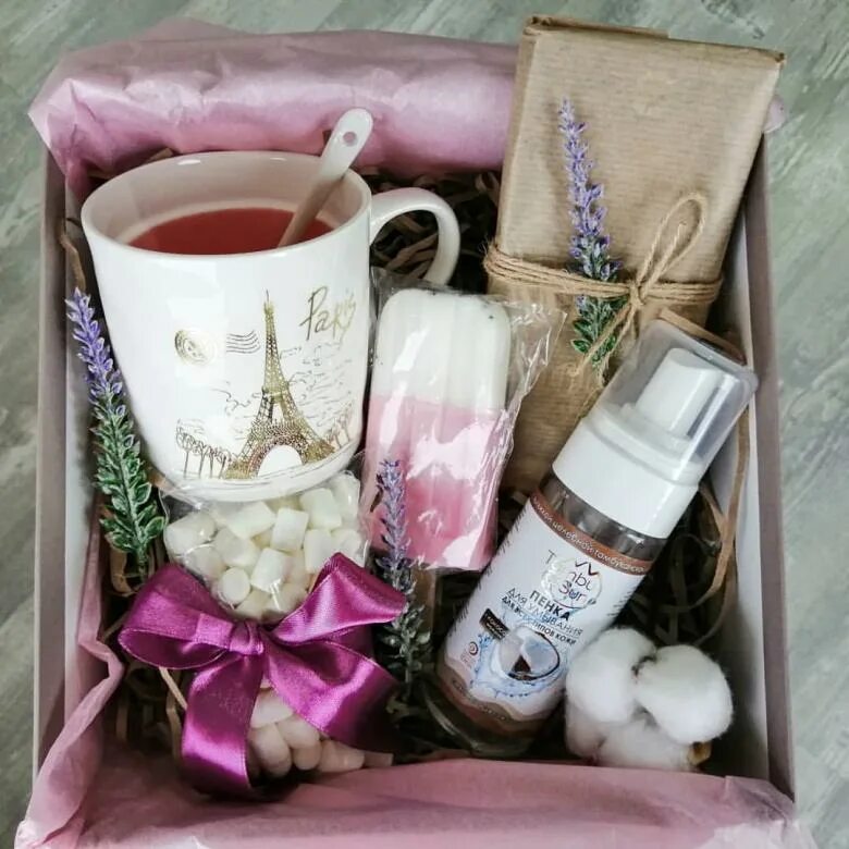 подарок на день рождения женщине. что подарить женщине на 75 юбилей. подарок юбиляру на 50 лет мужчине. что подарить женщине на 75 юбилей. подарок из конфет для женщины.