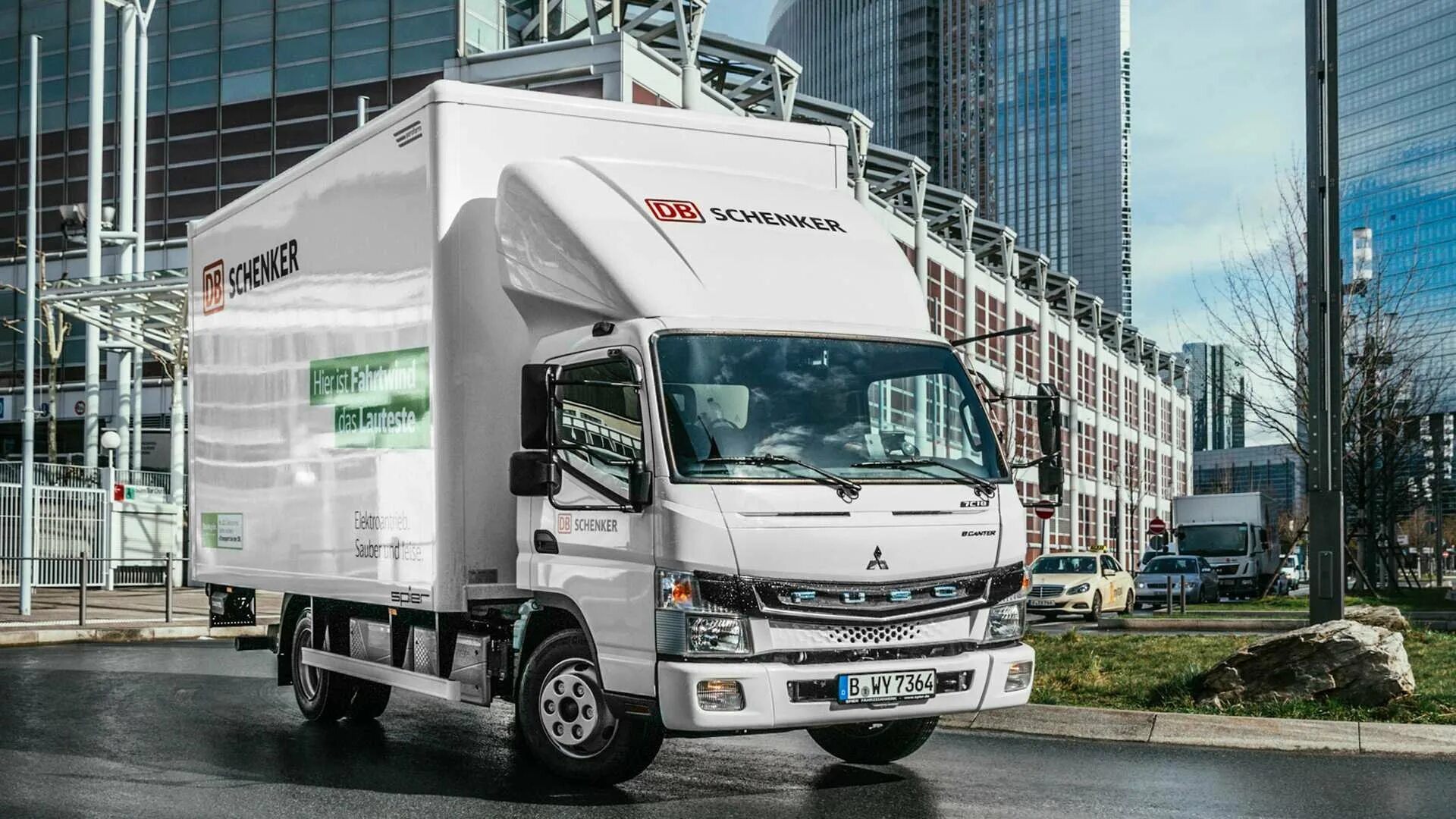 Купить грузовик митсубиси. Митсубиси Фусо. Грузовик Mitsubishi Fuso. Mitsubishi Canter 2022. Митсубиси Фусо Кантер.