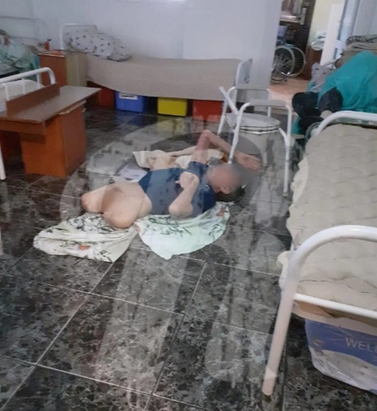 Инвалид колясочник. Дома интернаты для инвалидов. Интернат для престарелых и инвалидов. Как живут в доме инвалидов. Приспособления для маломобильных больных.