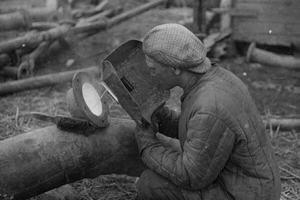 Сварка. Американские сварщики. Сварщица ссср. Американские сварщики. Сварщик.