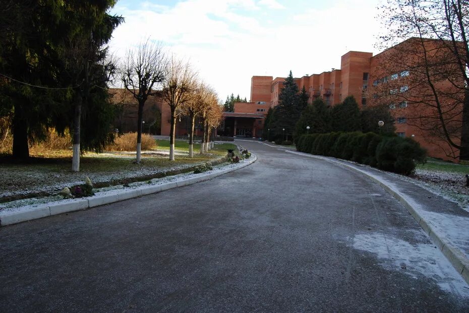 Пансионат академии наук в звенигороде. Санаторий ран звенигород. Пансионат звенигородский ран. Академия наук звенигород. Пансионат ран звенигород.