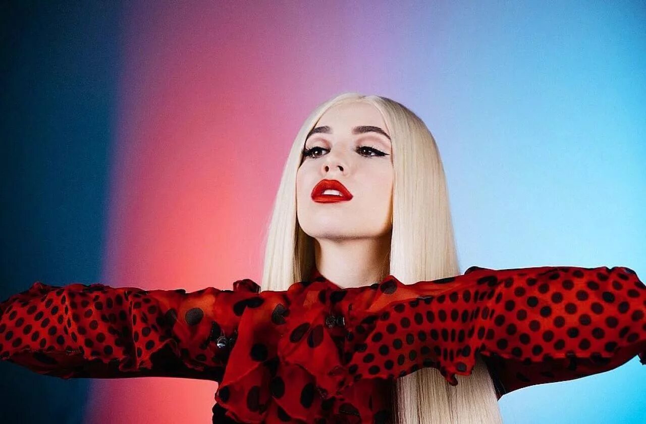 Ava max. Эйва макс. ava max певица. эйва макс so am i. аманда эйва кочи.