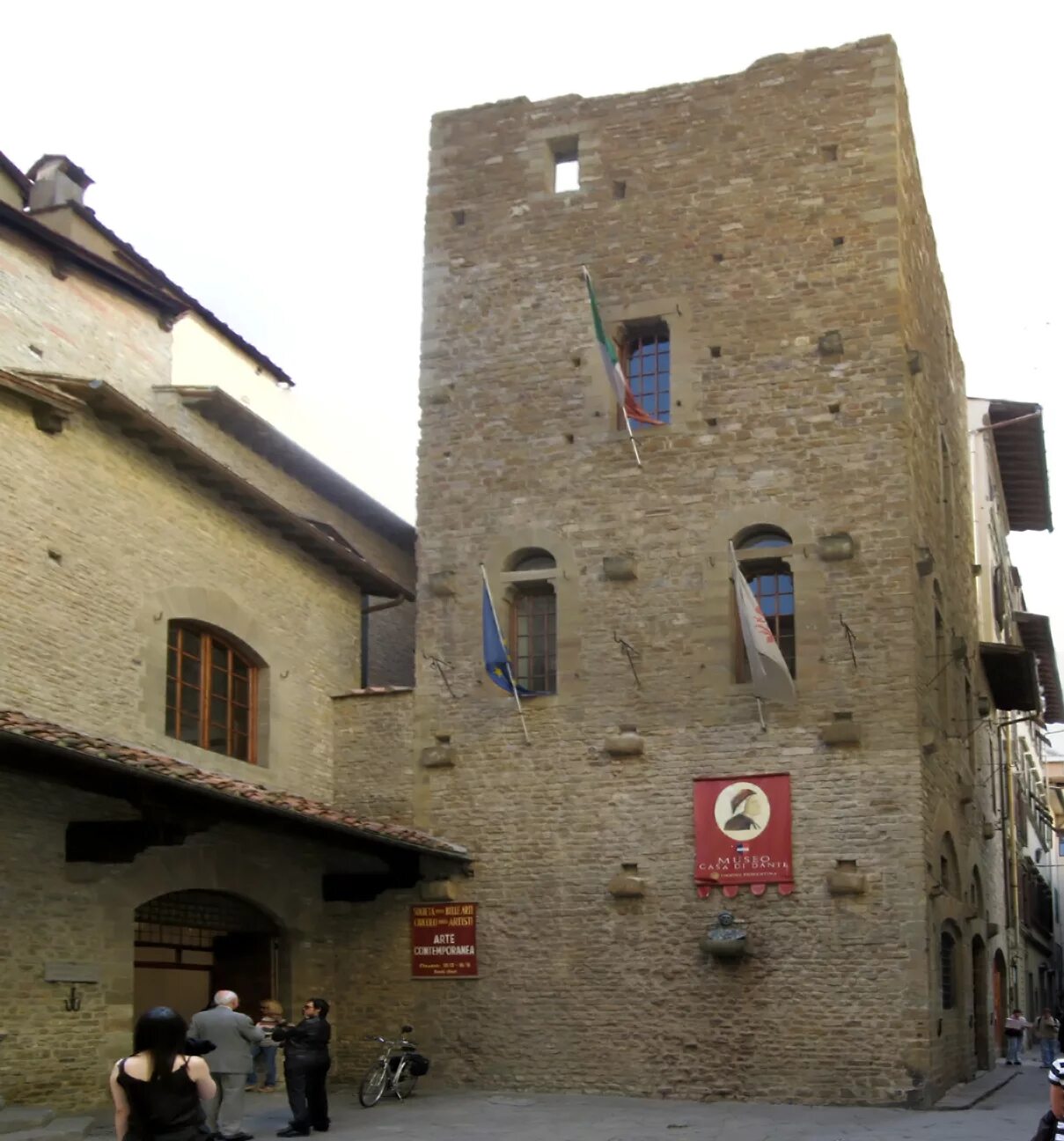 Дом данте. Дом-музей Данте Алигьери. Дом Данте во Флоренции. Дом где жил Данте. Флоренция Данте жил дом во Франции.