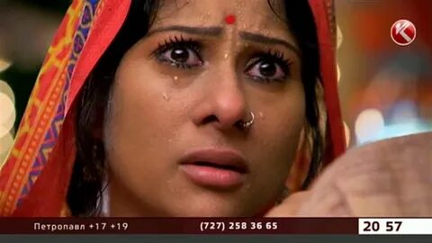 Түнгі көйлектегі егде жастағы әйелдер порно