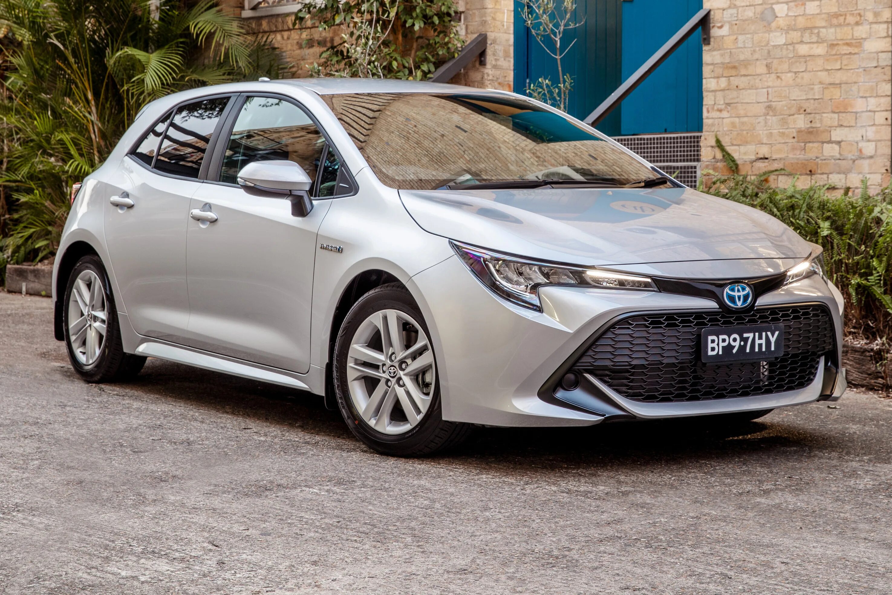 Toyota Corolla Hybrid. Toyota Corolla Sport 2018. Toyota Corolla Hybrid 2018. Toyota Corolla 2019 Hybrid. Corolla гибрид