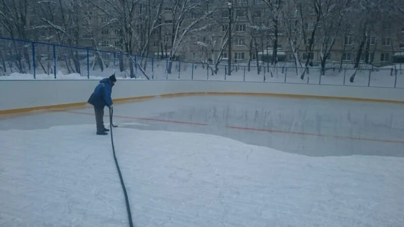 Каток в школе. Каток видное 10 школа. Каток в школе. Фото катка. Удальцова 22а каток.