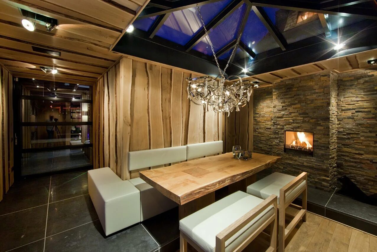 Предбанник в стиле лофт Netherlands Wellness Centre With Luxurious Indoor Outdoor Spa Choices Courtyard