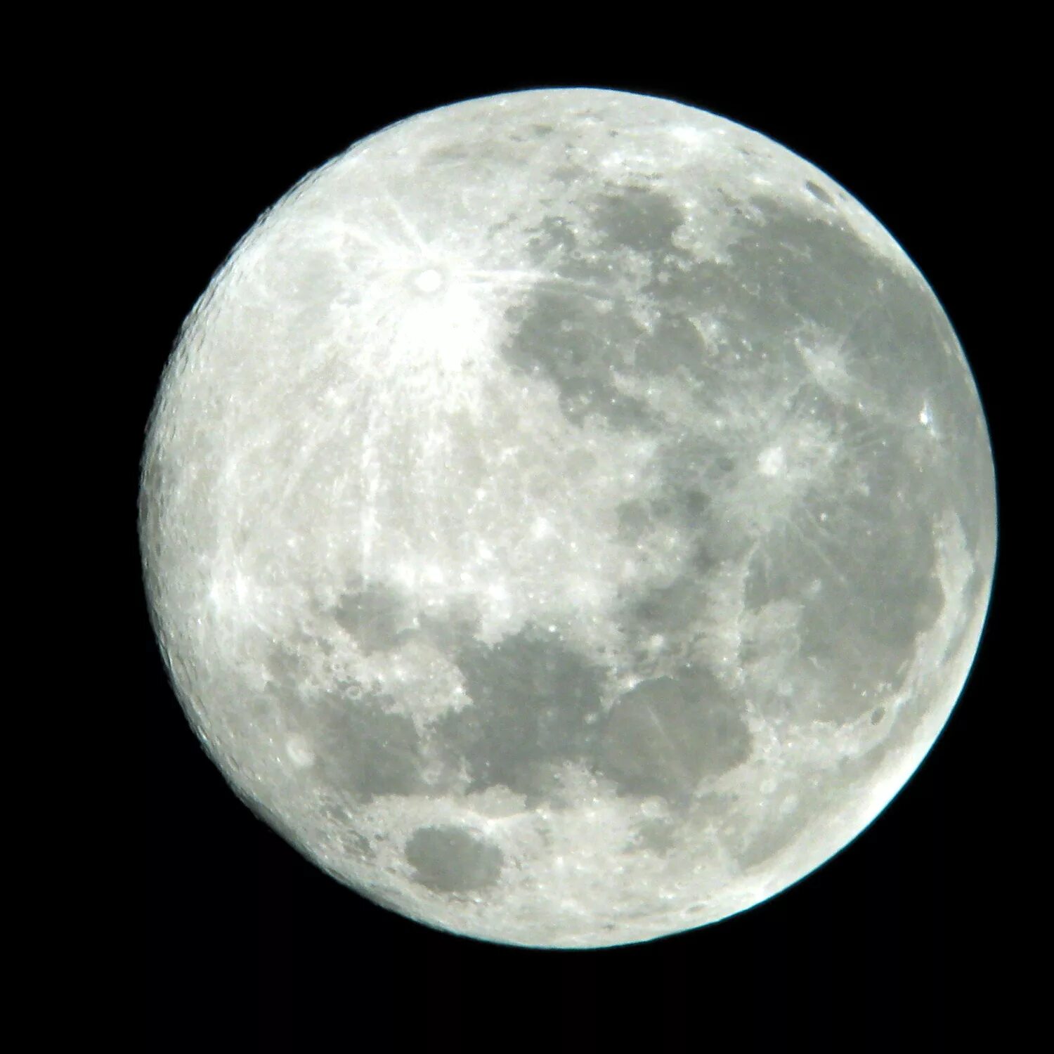 Descriptions lua. Луна (Планета). Белая Планета. Бело лунный цвет. Луна из космоса.