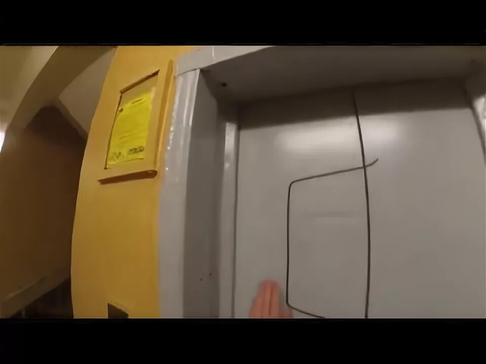 Двери Шахты лифта изнутри. Машинное помещение лифта КМЗ. Створки Шахты лифта Otis. Кабинка лифта вне Шахты.