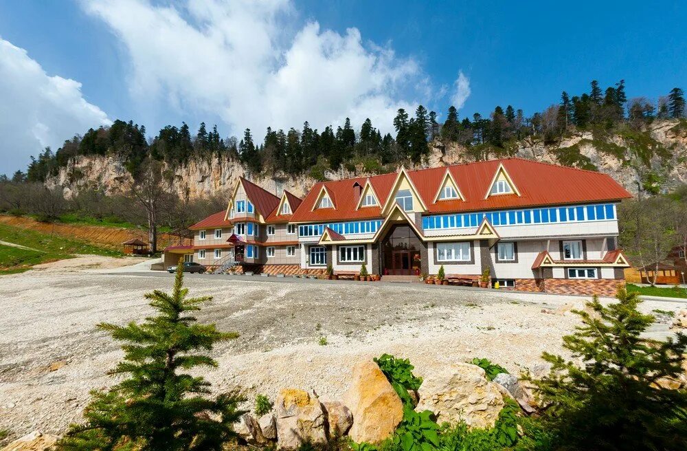 Турбазы в лагонаках. Базы отдыха адыгея даховская слобода. Гостиница даховская слобода адыгея. Адыгея лагонаки даховская слобода. Турбазы в лагонаках.