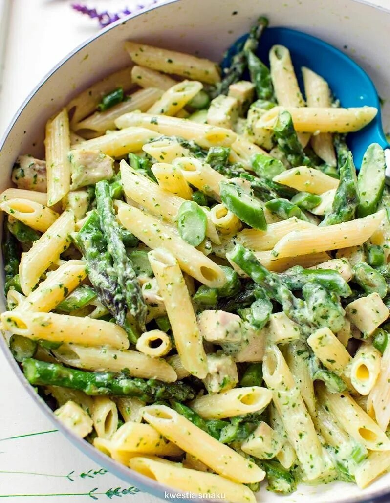 макароны с огурцами. паста с корнишонами. паста с креветками и спаржей. макароны с огурцами. рыбная паста с маринованными огурчиками.